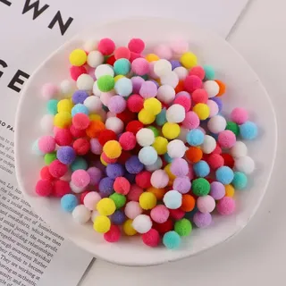 500 Stück Bunte Pompons 10mm - Weihnachtliche Bastel-Pompons für Adventskalender, Weihnachtsdekoration & Geschenkverpackung - DIY Filzkugeln für Girlanden, Schmuck & Kreativprojekte
