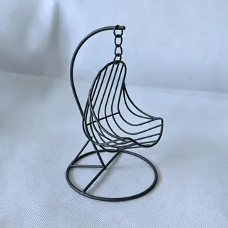 KARLOR Mini-Hängesessel aus Eisen, Miniatur Garten Möbel Metall Hängekorb Braun Hängeschaukel Hängematte Dekoration für Garten Schreibtisch Fenster Regal Ornament Tischdeko (Kaffee Hängesessel)