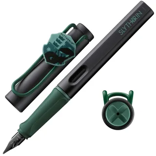 Lamy safari Harry Potter SlytherinTM Füller – Special Edition Füllhalter mit Wappen des Hauses - Stahlfeder in Strichbreite M – mit ergonomischen Griff – inkl. Tintenpatrone T10 blau – Rechtshänder