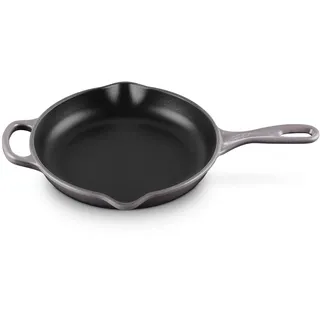 Le Creuset Signature Gusseisen Brat- und Servierpfanne, Rund, Ø 23 cm, Für alle Herdarten inkl. Induktion geeignet, Flint