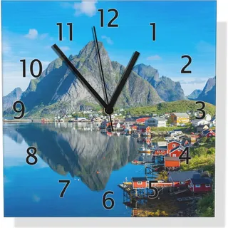 Wallario Design Wanduhr Skandinavisches Bergpanorama aus Aluverbund, Größe 30 x 30 cm - Blau