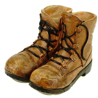 Udo Schmidt GmbH & Co. KG Spardose Wanderstiefel 16 cm Polyresin Sparschwein wandern Stiefel Urlaub Berg