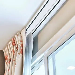 SN DECO GROUP Gardinenschiene »Objektschiene LM« 2 läufig-läufig Fixmaß vorgebohrt, Aluminium, Innenlauf, Vorhangschiene SN DECO GROUP weiß B/L: cm