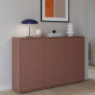 Forte Alice Springs Kommode 150 155, großes Sideboard mit 3 Schranktüren, Wohnzimmer, Schlafzimmer, Holzwerkstoff, Terrakotta, 154,2 cm breit x 99,1 cm hoch x 34,9 cm tief