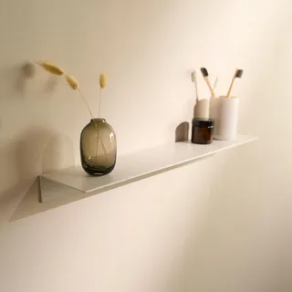 Designfabrik Hamburg Wandregal | 58 cm Weiß | Kleberagl ohne Bohren | Duschregal selbstklebend | Ablage für Bad, Gästebad, Küche |Pulverbeschictet | Modernes Design | Aus Metall