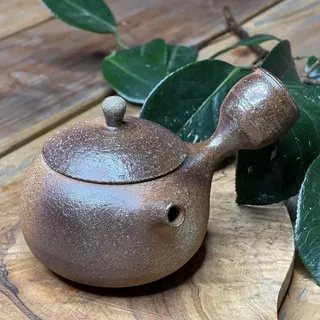 Kyusu Teekanne aus Keramik • Integrierter Filter • Fassungsvermögen 150 ml • Handgefertigt • TEA SOUL