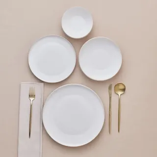 Karaca Streamline New Saturn V2-24-teilig Geschirrset für 6 Personen, New Bone China Porzellan Geschirr Set mit Servierteller, Dessertteller, Pastateller, Suppenteller, Teller Set Modern - Gold