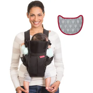Infantino Swift Classic Babytrage, 2 Tragepositionen mit Wonder Cover Lätzchen, verstellbare Gurte, Must-have für die Erstausstattung, Babytrage für Neugeborene bis Kleinkinder 3,18–11,79 kg, Schwarz