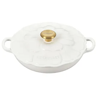 Le Creuset Unterschrift emailliertem Gusseisen Blütenblatt Auflauf, 2,25qt., weiß w/goldenen Knopf