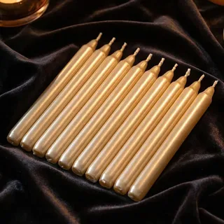 MIJOMA Set Festliche Baumkerzen, Weihnachtskerzen, Pyramidenkerzen, Christbaumkerzen aus Wachs für Weihnachtsbaum, Geburtstagsfeiern und Torten, Lange Brenndauer, Ø11x105 mm (10, Creme Metallic)