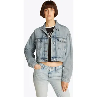 Jeansjacke TOMMY JEANS "OVSZ CROP TRUCKER JACKET BI6012", Damen, Gr. L (40), blau (denim light), Denim/Jeans, Obermaterial: 82% Baumwolle, 18% Lyocell, unifarben, oversize kurz, 1-Knopf-Manschette, Jacken Jeansjacke, mit kurzem Schnitt, in blauer Waschung, mit Brusttaschen