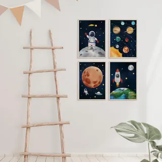 MeinBaby123® Kinderzimmer Poster Astronaut | 4er Set Poster DIN A4 | Weltall Raketen Planeten | Kinderzimmer Deko Mädchen Junge | Babyzimmer | Wandposter Premium (Astronaut V3)
