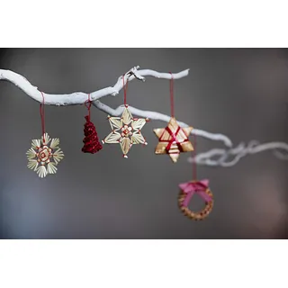 Heitmann Deco Strohstern Set 25-teilig – Weihnachtlicher Christbaumschmuck aus Naturmaterial – Stroh-Anhänger mit rotem Band für Tannenbaum & Deko