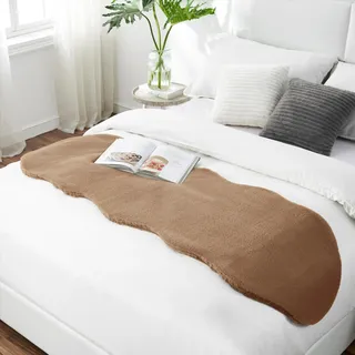 Teppich Wölkchen Fellteppich, Kunstfell Teppich Waschbar, Hasenfell Imitat, Kaninchenfell, Kurzfell - Tischläufer Fell, Fell Läufer Flur, Bettläufer - Braun - 55x160cm