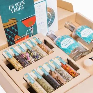 DO YOUR VODKA | Wodka Cocktail-Infusions zum Selber machen | Geschenk Idee für Männer und Frauen | Komplettes Set mit Barmaß und 12 Botanicals
