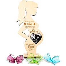 sagl.tirol Geschenke für schwangere aus Zirbenholz mit Spruch [100% Bio] inkl.3 Schleifen I Geschenk schwangere babyparty (unser großes Glück)