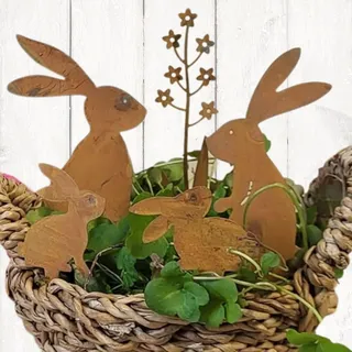Storm's Gartenzaubereien Deko-Stecker Set - 5-teilig Mini Hasen - Blume - Edelrost Patina - Frühlingsdeko - Osterdeko Pflanzenstecker Garten Hase Rostfigur