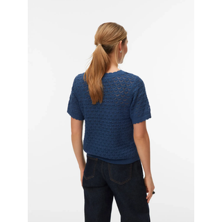 Stricktop VERO MODA "VMJAQUELINE SS O-NECK TOP BOO", Damen, Gr. L, blau (schwarz denim), Obermaterial: 60% Baumwolle, 40% Polyacryl, unifarben, regular fit normal, Rundhals, Tops Stricktop, mit zartem Muster