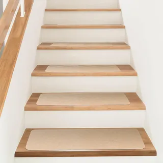 Giznzg Treppenstufen Matten,15 Stück Stufenmatten Selbstklebend für Massivholz,Fliesen, Marmor Treppenmatte Antirutschmatte Schalldämmung,Teppich für treppenstufen,rechteckig 70X22CM (beige)