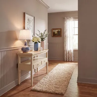 SAFAVIEH Zottelig Teppich für Wohnzimmer, Esszimmer, Schlafzimmer - Polar Shag Collection, Kurzer Flor, Hell beige, 69 X 244 cm