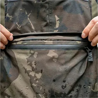 Nash Zero Tolerance Helluva Waterproof Bib and Brace Uni (Camouflage) Größe L