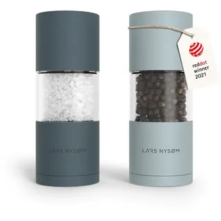 LARS NYSØM Salz und Pfeffermühle Set aus Edelstahl mit einstellbarem Keramikmahlwerk I Pfeffermühle und Salzmühle I Manuelle Gewürzmühlen (2 Stück) (Blue)