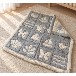 Betty Bean | Spieldecke Baby 100 × 100 cm – Wendbar & Gepolstert | Waschbare Krabbeldecke – ideal für Tummy Time, Rollen & erste Entdeckungen – Oberstoff aus 100 % Bio-Baumwolle