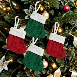 POPOYU 4 Stück Mini Weihnachtsstrümpfe Weihnachten Bestecktasche, Rot & Grün Gestrickte Weihnachtsstrumpf Nikolausstiefel Zum Befüllen, Hängende Strümpfe Besteckbeutel Tischdeko für Weihnachtsdeko