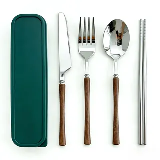 QZLSAYSL 6-Teiliges Geschirr Edelstahl Reise Besteckset, Camping Besteckset, Verstärkte Tasche mit Schnallenverschluss, Geeignet für Outdoor Camping, Reisen, Grüne Holzgriff