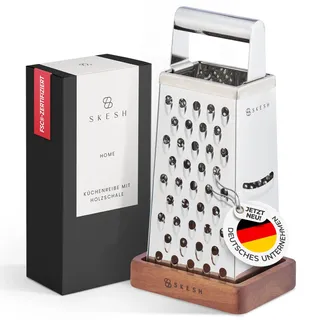 SKESH® Premium Käsereibe Edelstahl (24,5x10,5cm) mit Holzschale – Rutschfeste Vierkantreibe für Parmesan, Käse & Gemüse, Spülmaschinenfest, Messerscharf ohne Plastik