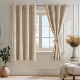 DWCN Hellbeige Samtvorhang Verdunklungsvorhänge H175 x B140cm Gardinen Kurz | Vorhänge Beige Gardinen mit Ösen, Vorhänge Blickdicht Weich Samt Vorhänge für Schlafzimmer Wohnzimmer 2er Set
