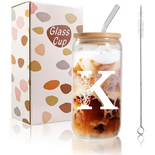 Bliceon A-Z Initial Personalisierte Geburtstagsgeschenke für Frauen, 500ml Eiskaffeetassen aus Glas für Mama, Freundinnen und Schwestern, Männer, Papa, Eiskaffeetasse mit Deckel und Strohhalmen (K)