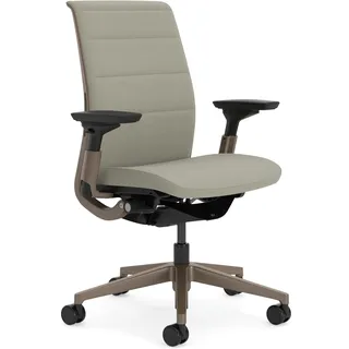 Steelcase Think Glow Up Ergonomischer Bürostuhl mit LiveBack Lumbalstütze, 4D-Armlehnen, nachhaltigem Design Trüffel