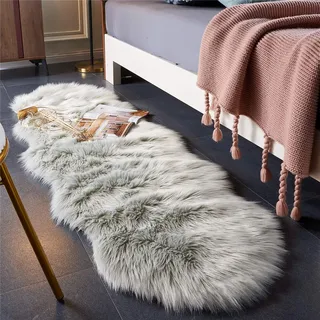 EasyJoy Ultraweiche, Flauschige Teppiche aus Kunstfell, Stuhlbezug, Sitzpolster, Flauschiger Bereich, Teppich für Schlafzimmer, Boden, Sofa, Wohnzimmer (0,6 x 1,8 m Schaffell, Hellgrau)