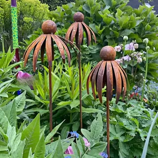 yeeplo 2er Rostige GartendekoSet Rost Deko für Garten Cortenstahl Gartenstecker Metall Blume Mohn Gartendeko Rost Rankstab Beetstecker Topfstecker Naturrost(c)
