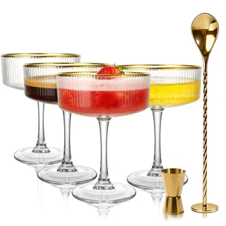 Vessyn Cocktailgläser 4er Set mit Goldrand & Cocktail Zubehör | Gerippte Martinigläser 318ml | Champagner Schalen | Vintage Coupe Gläser inkl. goldenem Löffel & Jigger | Ideal als Geschenk