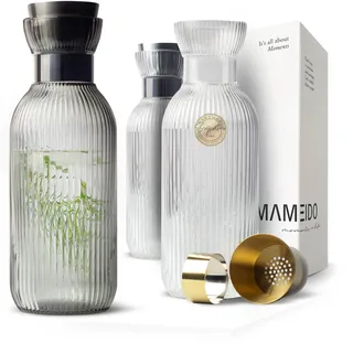 MAMEIDO Wasserkaraffe 1l & 1,5l - Glaskaraffe mit Deckel & Sieb, mundgeblasene Karaffe Glas, Wasserkrug mit edler Optik für besondere Anlässe, Karaffen zum Verschenken (Smoke Black, 1000ml)