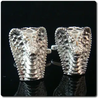 Mineralien und Steine Précieuses. Manschettenknöpfe Seepferdchen