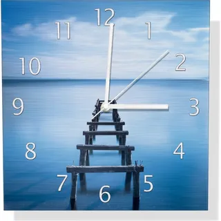 Wallario Design Wanduhr Rustikaler Holzsteg im blauen See aus Aluverbund, Größe 30 x 30 cm - Blau