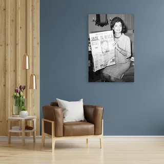 queence Acrylglasbild "Jackie O." Film  Filmfiguren  Filmszene  Foto  Frau  Portrait  Schwarz-Weiß  Stars Fine Art-Print in Galeriequalität, farbe bild(er): grau