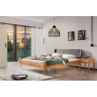 Hasena Massivholzbett, Kopfteil gepolstert Varese, Farbe: Wildbuche natur, geölt, Bezugsfarbe: Kul smoke, verschiedene Größen - 20 cm/180 x 200 cm