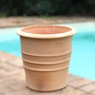 Palatina Werkstatt Terracotta Blumentopf Yucca 40cm - In 100% Handarbeit gefertigtes Unikat – Schmücken Sie Ihr Zuhause mit dem winterfesten Pflanzkübel für den Innen- & Außenbereich
