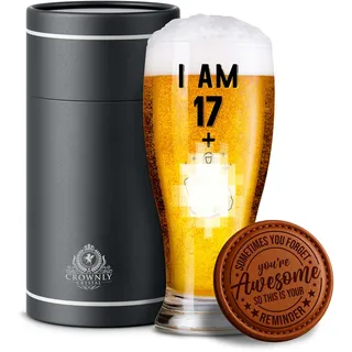 CROWNLY CRYSTAL® Bierglas mit Gravur Personalisiertes Geschenk zum 18. Geburtstag für Männer Junge Geburtstagsgeschenk Deko Karte