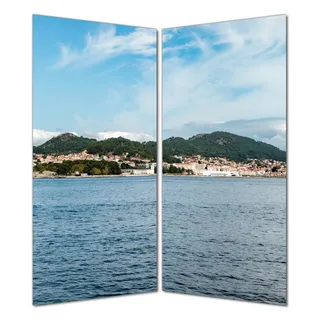 Wallario selbstklebende Duschrückwand 160 x 200 cm mit Motiv Stadt zwischen Bergen und Meer - Wandverkleidung mit Hochglanzlaminat in Glasoptik