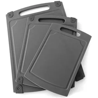 Coolinato – Schneidebrett Kunststoff Grau 3er Set S/M/L – Schneidbrett antibakteriell mit Saftrille, Rutschfesten Ecken & Griff - 3 Größen für hygienische Trennung – Spülmaschinenfeste Küchenbretter