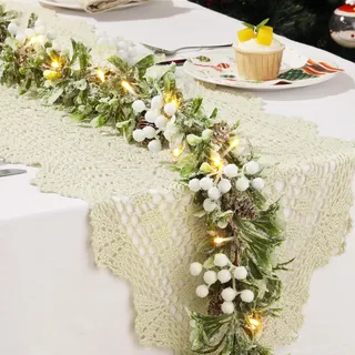 Lewondr Weihnachtsgirlande mit Beleuchtung, 1,8m 20LED Warm Batteriebetrieben Girlande Lichter mit Timer, Weihnachtsdeko Innen für Treppen Geländer Kaminsims, Olivenblätter & Weiße Beerenbüschel