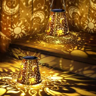 Qedertek Solarlampen für Außen Garten, 2 Stück LED Metall Sonne Mond Solarlaterne für Außen Hängend, IP65 Wasserdicht Solarleuchten Gartendeko für Balkon Patio Baum Terrasse Geschenke für Frauen Mama