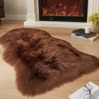 JXLOULAN Faux Schaffell Teppich Dunkelbraun 75x120 cm, Weicher Flauschiger Longhair Fell Lammfellimitat Teppich für Wohnzimmer Deko Stühle Sofa Schlafzimmer