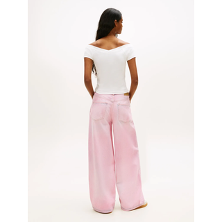 Kurzarmshirt TOMMY JEANS "TJW SLIM OFF SHOULDER RIB SS TOP", Damen, Gr. M (38), weiß (ecru), Single Jersey, Obermaterial: 94% Baumwolle, 6% Elasthan, unifarben, slim fit taillenbedeckt, Carmenausschnitt, abgesteppte Kante, Shirts Kurzarmshirt, mit gerippter Struktur, schulterfrei