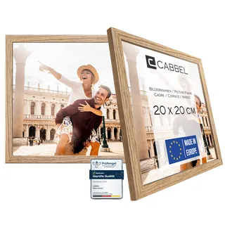 CABBEL Doppelpack (2er Set) Bilderrahmen 20x20 cm, Eiche, stabiles MDF-Holz Rahmen, bruchsicherem Plexi-Glas, zum Aufhängen & Aufstellen, ideal für Fotos/Bilder/Collage
